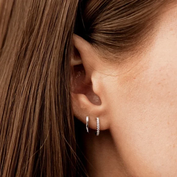 ✨ Dana Rebecca Designs DRD White Gold Diamond Huggies! (Second pair) ✨ - Picture 1 of 11